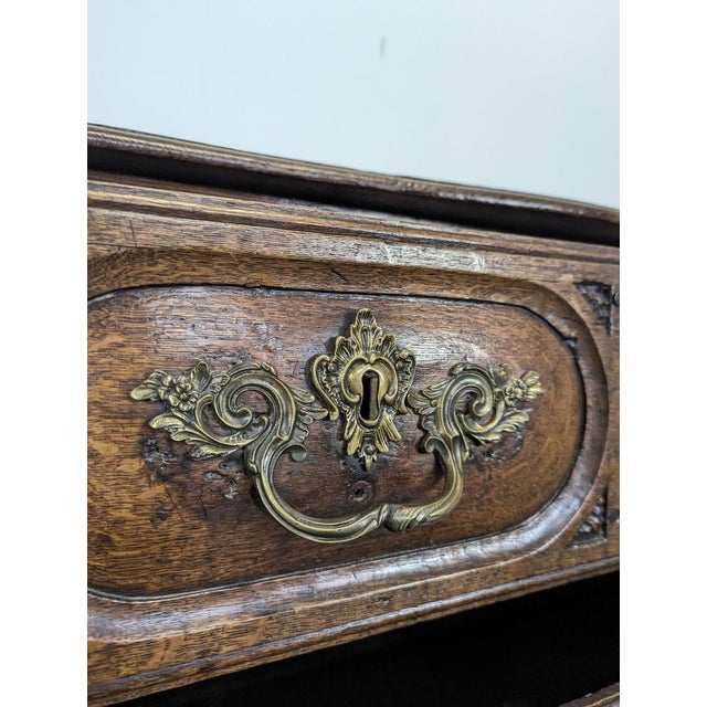 18th Century Oak Chest of Drawers For Sale - Image 5 of 7