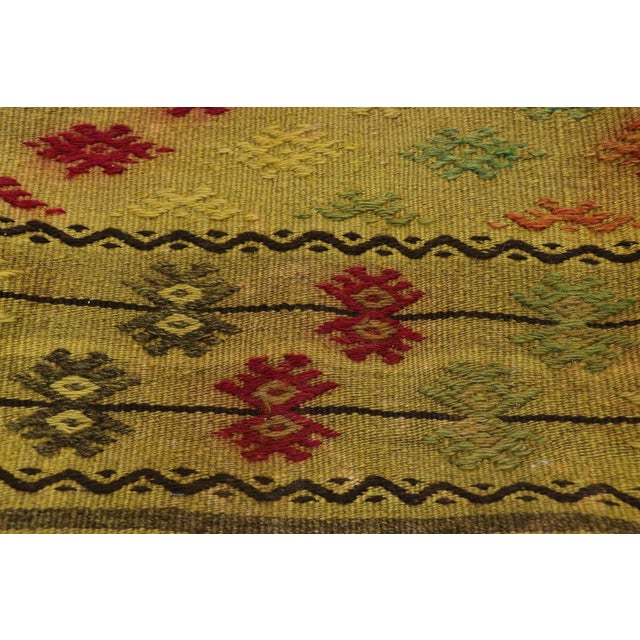 Vintage Turkish Kilim Rug Pillow Cover - 01'05 X 01'06 For Sale - Image 4 of 8