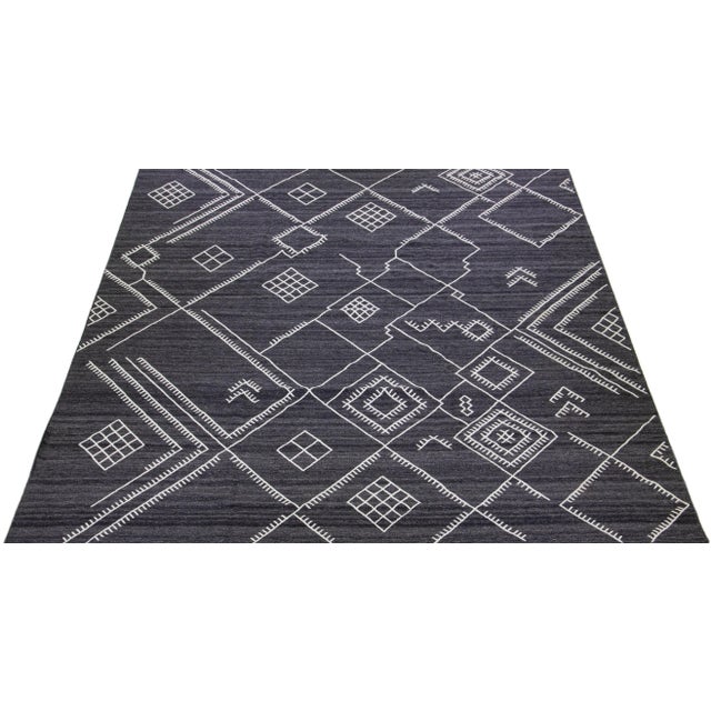 Modern Early 21st Century Oversize Modern Kilim Flatweave Wool Rug With Dark Gray Field by Apaadana For Sale - Image 3 of 7