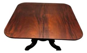 Antique Mahogany Pedestal Dining Table With Hand-Carved Lion Paw Feet