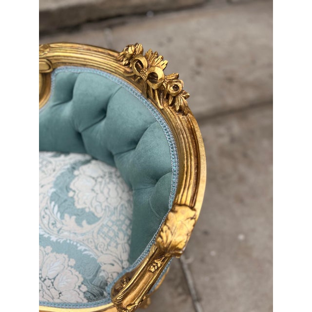 French 1960s Louis XIV Settee Gold Leaf Frame Beautiful Floral Fabric For Sale - Image 3 of 6