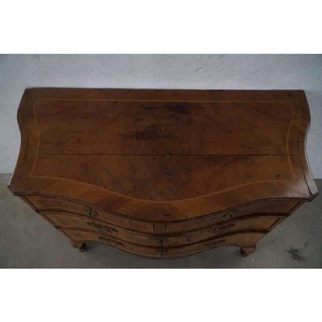 Brown Antique Danish Baroque Serpentine Front Chest of Drawers in Walnut, 18th Century For Sale - Image 8 of 18
