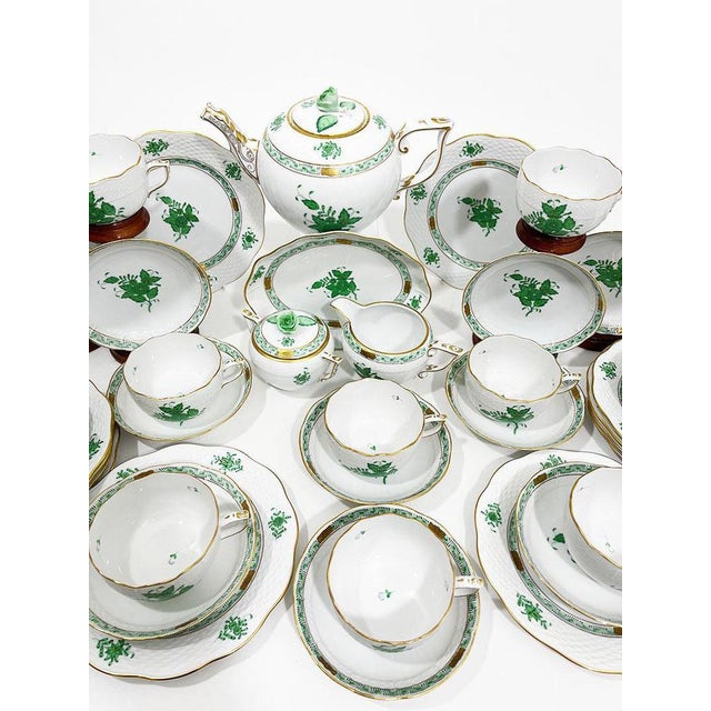 Chinese Bouquet Apponyi Green Porcelain Tea Set for 12 Persons from Herend Hungary, Set of 40 For Sale - Image 4 of 6