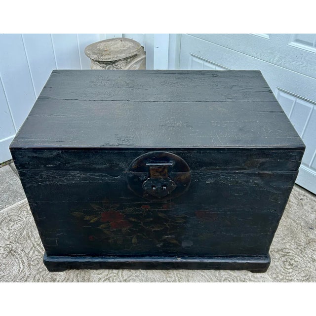 Antique Black Lacquer Trunk Chinese Wedding Chest Hand Painted Coffee Table 30" For Sale - Image 9 of 12