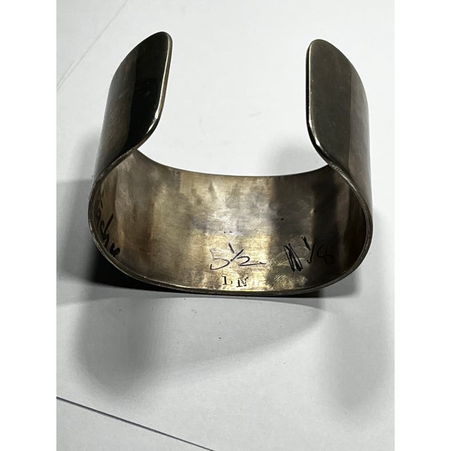 Native American 1980s Fred and Lolita Natachu Zuni Inlay Sterling Silver Cuff For Sale - Image 3 of 7