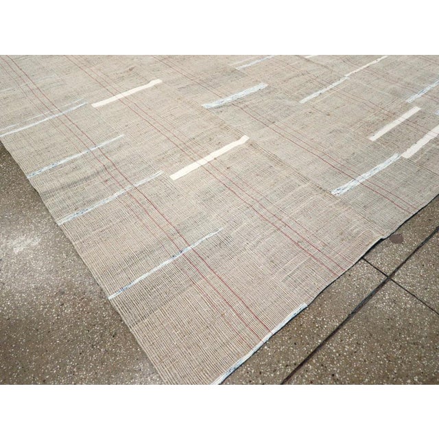 Mid-20th Century Turkish Flatweave Kilim Room Size Carpet For Sale In New York - Image 6 of 8