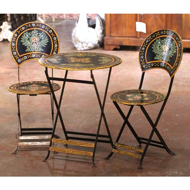 Metal Early 20th Century French Hand-Painted Wrought Iron Folding Bistro Set, 3 Pieces For Sale - Image 7 of 14