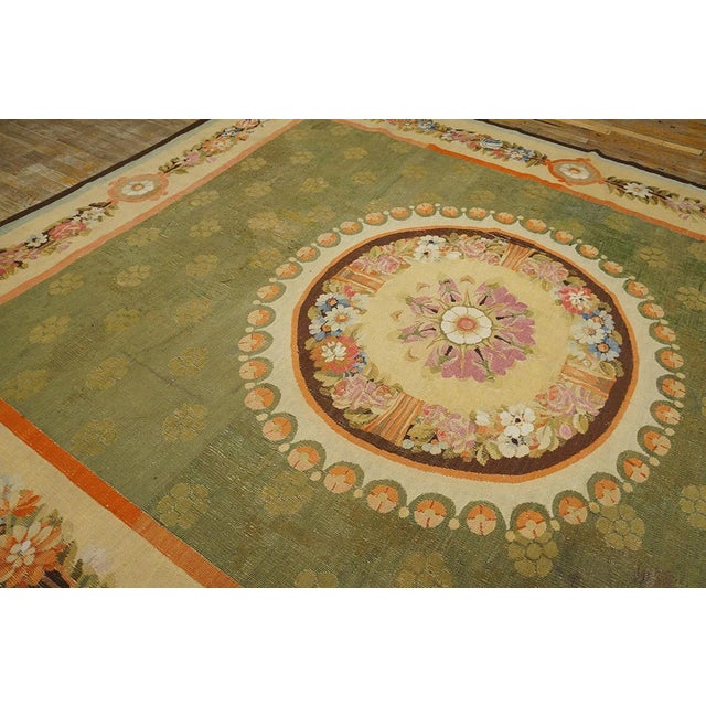 1820s Green Floral Medallion Flat Weave Antique French Aubusson Rug 8' 8" X 12' 6" Wool Carpet For Sale - Image 9 of 11