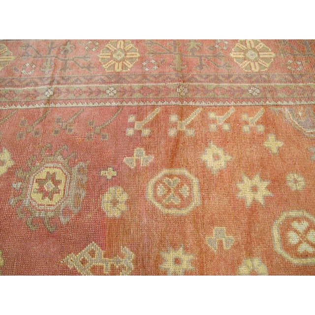 Galerie Shabab Collection Early 20th Century Turkish Oushak Oversize Carpet For Sale - Image 4 of 7