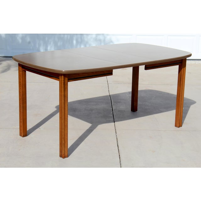 Mid-Century Modern American Walnut Expandable Dining Table, C. 1960s–1970s For Sale In Naples, FL - Image 6 of 17