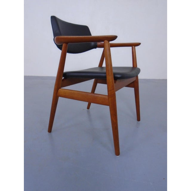 GM 11 Teak Armchair by Svend Aage Eriksen of Glostrup, Denmark, 1960s For Sale - Image 4 of 11