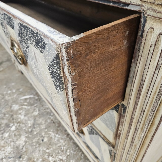 Mid 20th Century Large Hand Painted 3 Drawer Fluted Column Chest of Drawers For Sale - Image 17 of 18