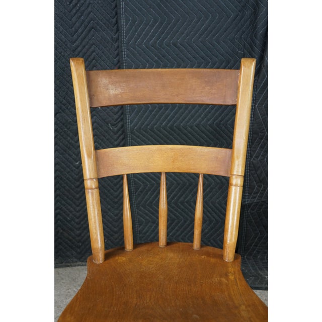 Brown 2 Antique 19th Century Colonial Windsor Thumb Back Maple Side End Chairs Pair For Sale - Image 8 of 18