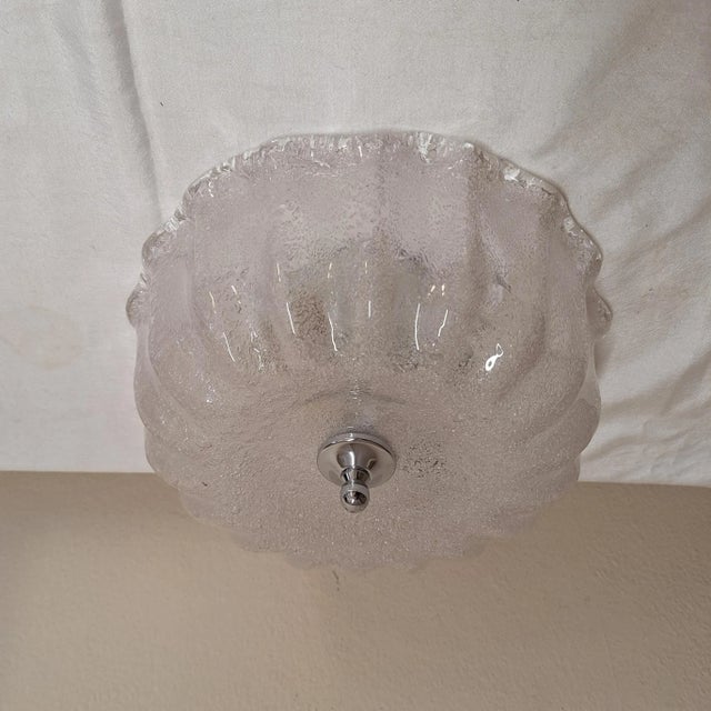 Flat Vintage German Ceiling Lamp with Clear Ice Glass Shade in Gugelhupf Shape with Chrome-Plated Metal Holder from Honsel, 1980s For Sale - Image 4 of 8