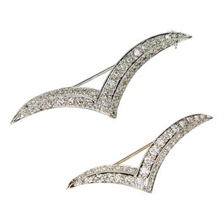 Late 20th Century Pair of 18k Double Seagull brooches For Sale