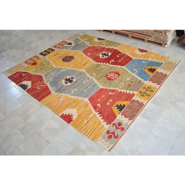 Vintage Handwoven Turkish Rug Oversized Oushak Kilim Rug for Living Room - 9′11″ X 12′2″ For Sale - Image 9 of 14