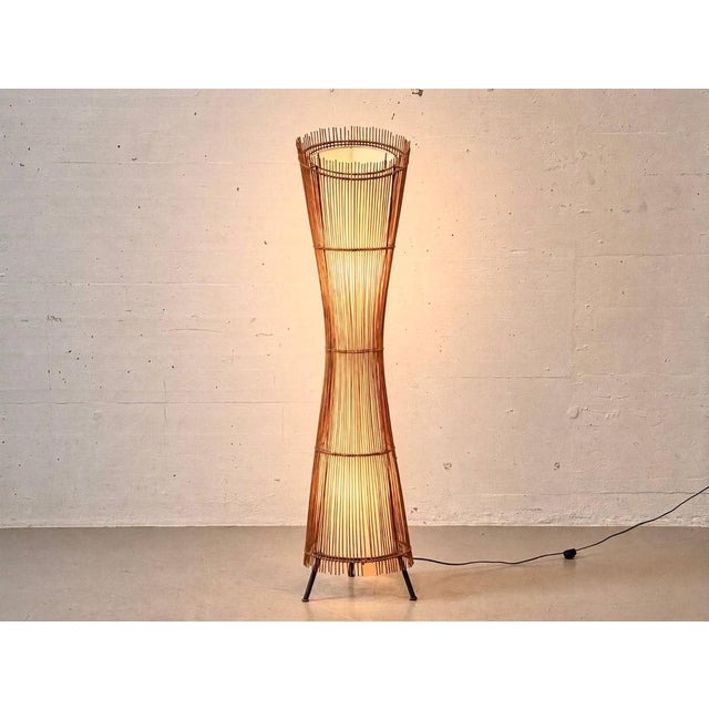 French Floor Lamp in Light-Stained Rattan and Bamboo, 1960s For Sale - Image 6 of 16