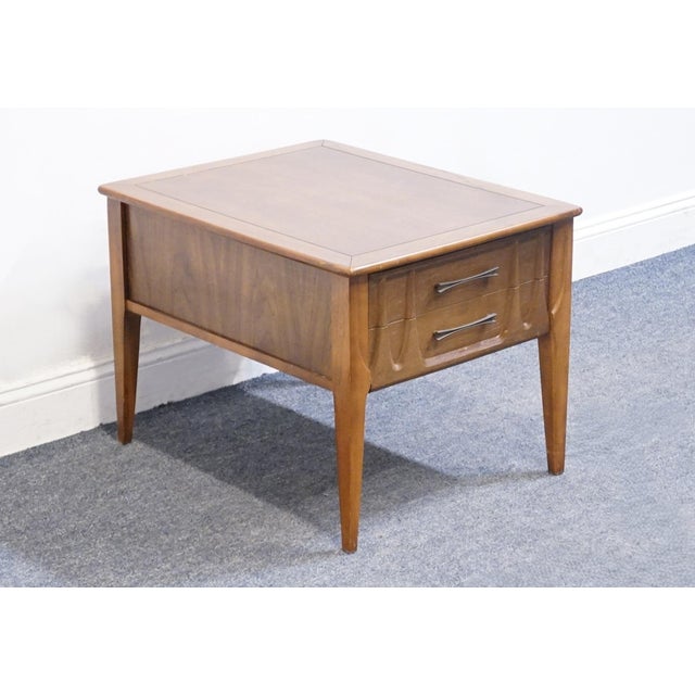 Mid-Century Modern Broyhill Furniture Solid Walnut MCM Mid-Century Modern 20" Accent End Table For Sale - Image 3 of 12
