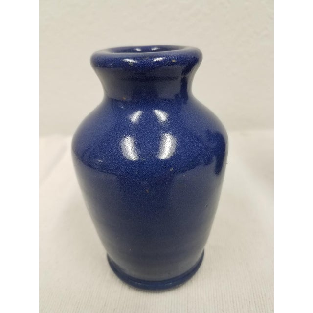 1920s 1920s Vintage Ronuk Cobalt Blue Pottery Jars - Set of 3 For Sale - Image 5 of 7