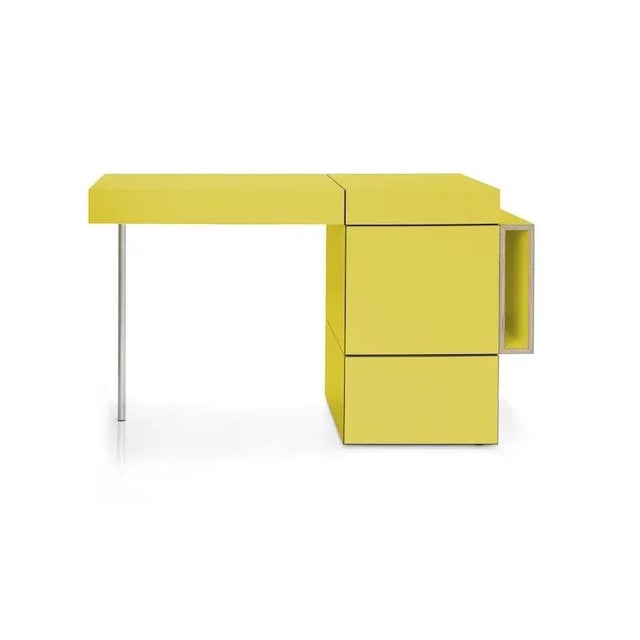 This compact office furniture makes it more pleasant to work at home for a day from the busy office. You can easily store...