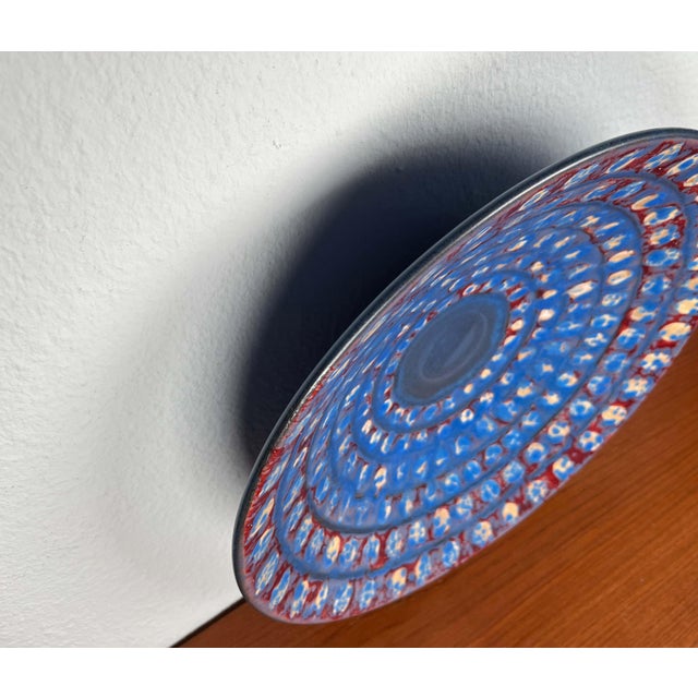 Large Mid-Century Modern German Studio Pottery Decorative Wall Plate by Eva Fritz-Lindner for Karlsruher Majolika, 1960s For Sale - Image 14 of 18