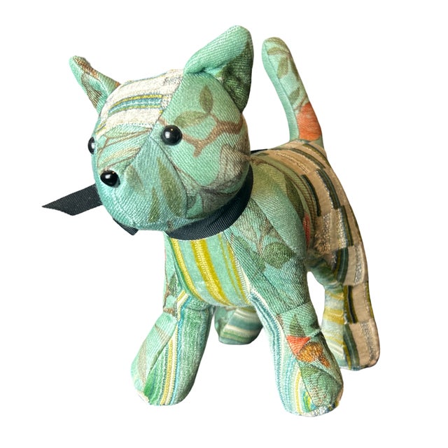 Chinoiserie Gucci Chinoiserie Tree of Life Silk Scarf Patchwork Kitten For Sale - Image 3 of 3