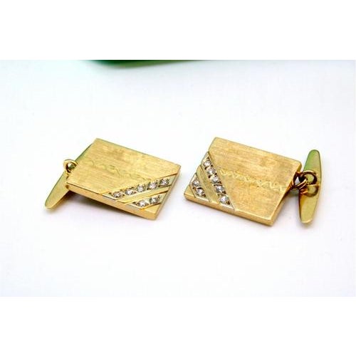 Rectangular Cufflinks in Yellow Gold with Brilliant-Cut Diamonds, Set of 2 For Sale - Image 4 of 7