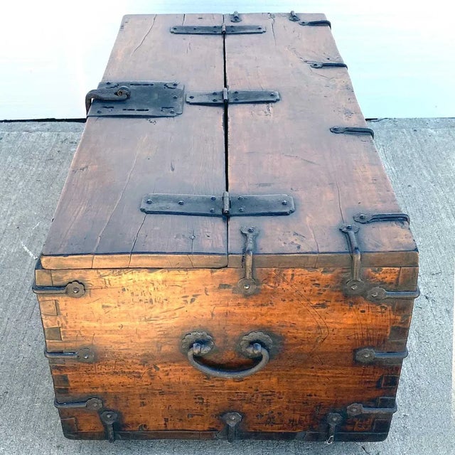 Early 19th Century Korean Dynasty Wrought Iron Mounted Wood Coin Chest (Ton-Kwe) For Sale - Image 12 of 17