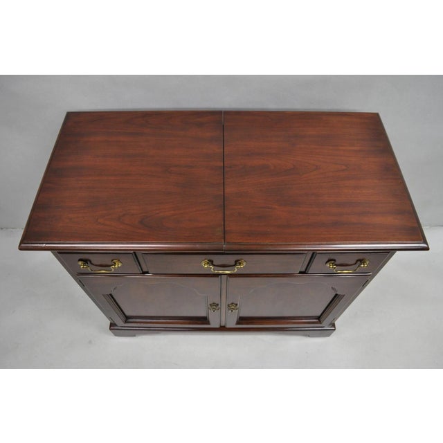 Traditional Vintage Drexel Heritge Georgian Style Cherry Wood Dry Bar Server Cabinet For Sale - Image 3 of 12