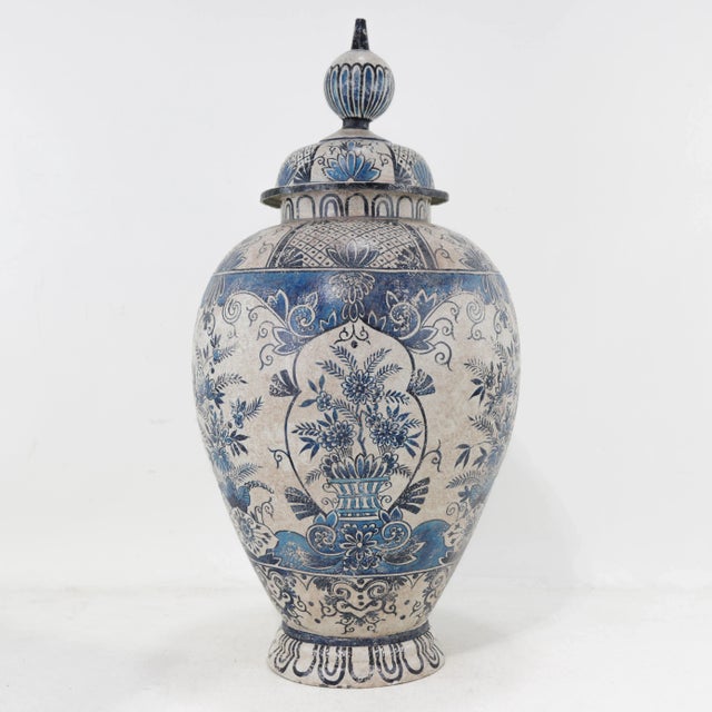 Mid 20th Century Vintage Hand-Painted Blue & White Tole Ginger Jar With Floral Motifs – Lidded Decorative Vase For Sale - Image 5 of 11