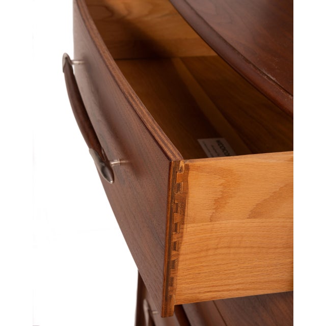 t.h. Robsjohn Gibbings Widdicomb Walnut Spear Handle Five Drawer Chest Dresser For Sale - Image 16 of 18
