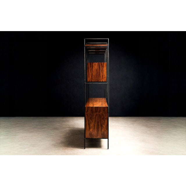 “Mf 710” Modular Bookshelf in Rosewood & Metal, Geraldo De Barros for Unilabor, Brazil, C. 1955 For Sale - Image 10 of 14