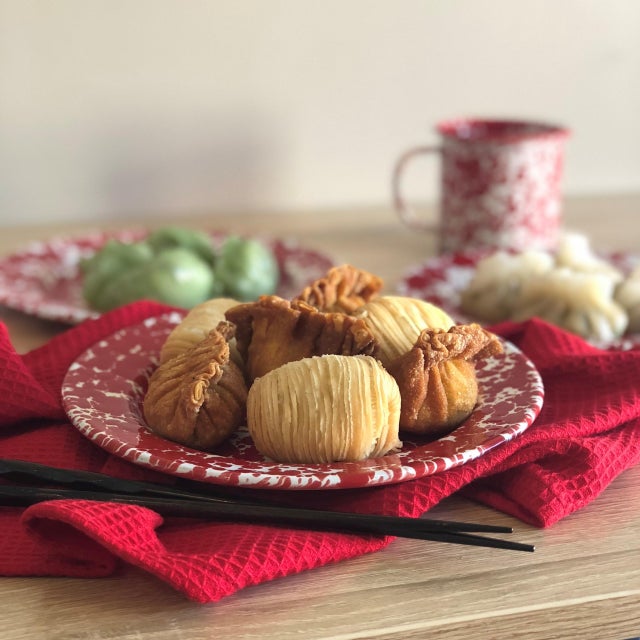 Crow Canyon Home Splatterware Beverage Dispenser with Stand in Gray & White Marble For Sale - Image 4 of 5