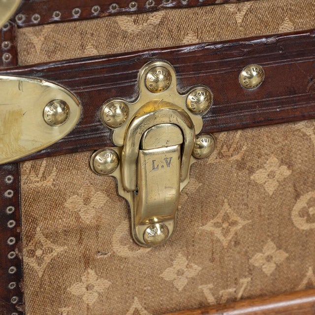 Antique 19th Century Louis Vuitton Courier Trunk in Woven Canvas, France, 1896 For Sale - Image 6 of 18