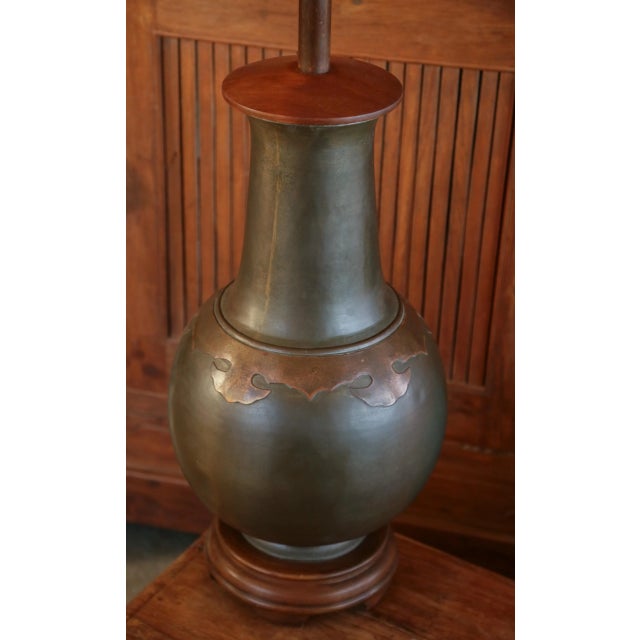 1960s Vintage 60s Mid-Century Chinoiserie Brass & Copper Urn Large Table Lamp, Beautiful Dark Patina For Sale - Image 5 of 18