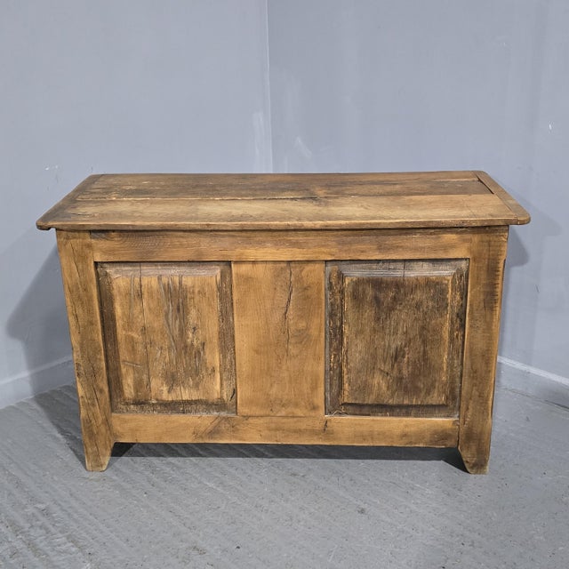 1920s French Rustic Oak Chest, 1920 For Sale - Image 5 of 8