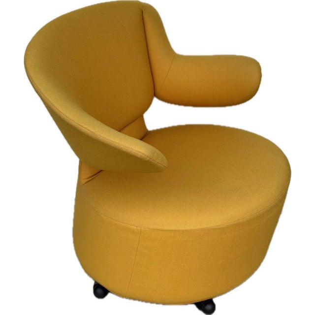 Contemporary Canta K06 Aki Biki Swivel Chair by Toshiyuki Kita for Cassina For Sale - Image 3 of 7