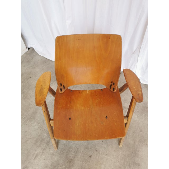 The iconic Shell (ti. Lupina) armchair was designed by the famous Niko Kralj in 1956. These two chairs were produced by...