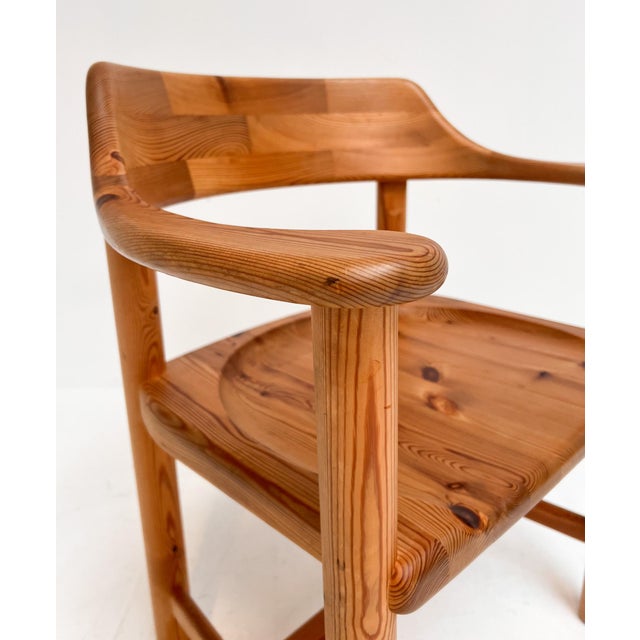 This designer chair is unmistakably a design by Rainer Daumiller for Hirtshals Savvaerk. The chair is known for its...