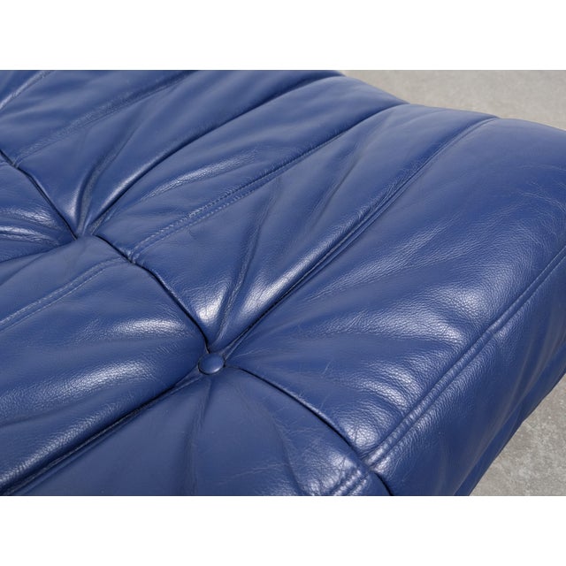 1980s Vintage French Togo Pouf in Blue Leather by Michel Ducaroy Ligne Roset, 1980s For Sale - Image 5 of 13