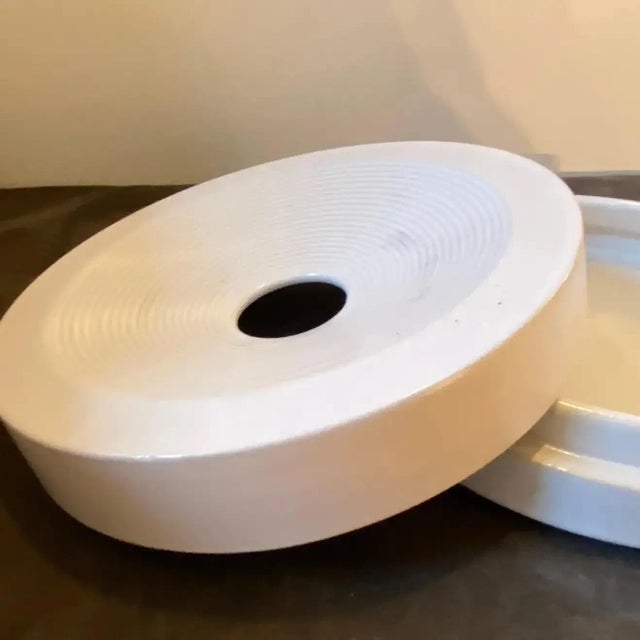 White 1980s Mangiarotti Style Modernist White Ceramic Round Italian Ashtray For Sale - Image 8 of 10