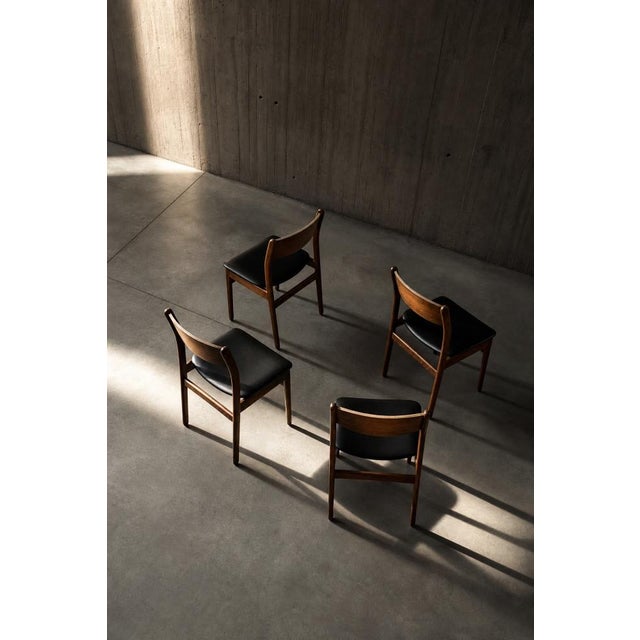 Black Mid-Century Modern Scandinavian Dining Chairs in Teak and Vinyl, 1960s, Set of 4 For Sale - Image 8 of 18