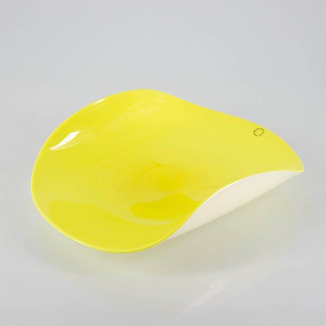 Murano Glass Centerpiece by Venini, 1984, in Flawless conditions. Designed 1980 to 1989 This piece has an attribution...