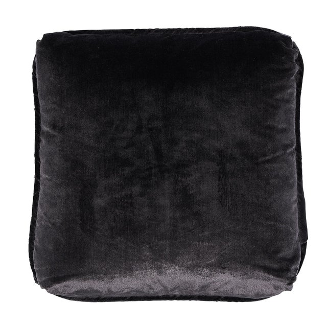 Traditional Schumacher Venetian Silk Velvet 20" Pillow in Graphite For Sale - Image 3 of 3