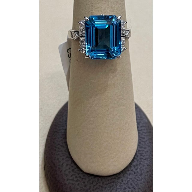 25 Carat Natural Aquamarine and Diamond Cocktail Ring 18 Karat Gold, Estate For Sale - Image 14 of 18