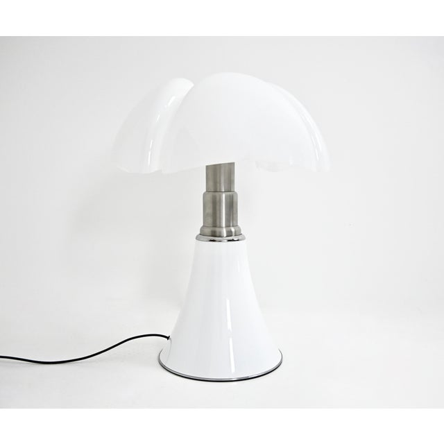 White Pipistrello Table Lamp by Gae Aulenti for Martinelli Luce, 1990s For Sale - Image 13 of 15