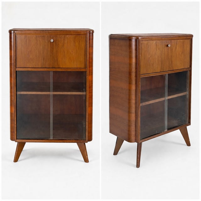 Art Deco Drinks Cabinet in Walnut with Glazed Display, 1960s, in Very Good conditions. Designed 1960 to 1969