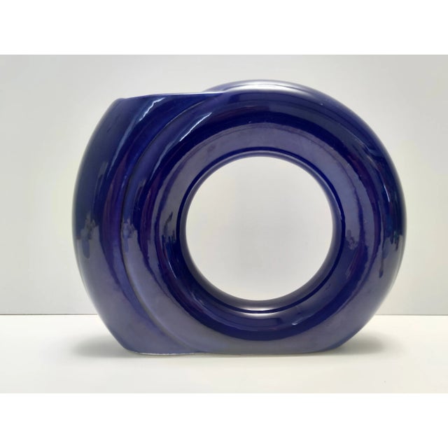 Vintage Italian Geometrical Blue Glazed Vase attributed to Pietro Arosio for Parravicini, 1970s For Sale - Image 4 of 10