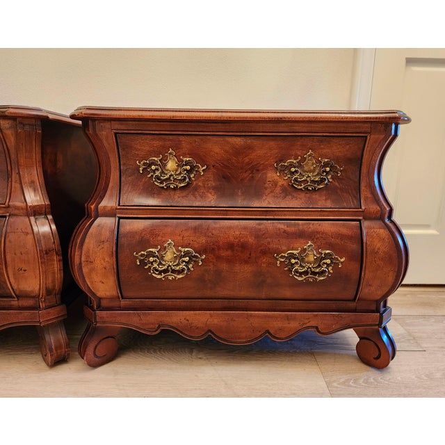 Henredon Vintage Henredon Louis XV Style Burled Bombe Chests Nightstands-a Pair For Sale - Image 4 of 13