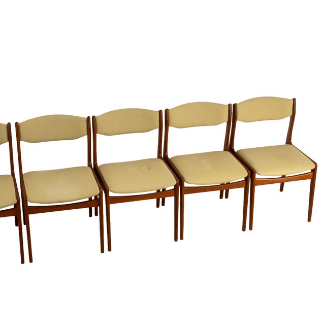 1980s Set of 8 Danish Modern Solid Teak Dining Chairs Acquired From D-Scan For Sale - Image 4 of 18